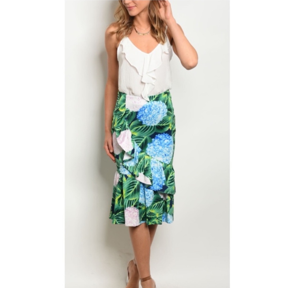 🚨Floral Mermaid 🧜‍♀️  Midi Skirt🚨